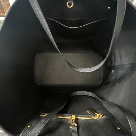 Michael Kors tote - Picture 11 of 15